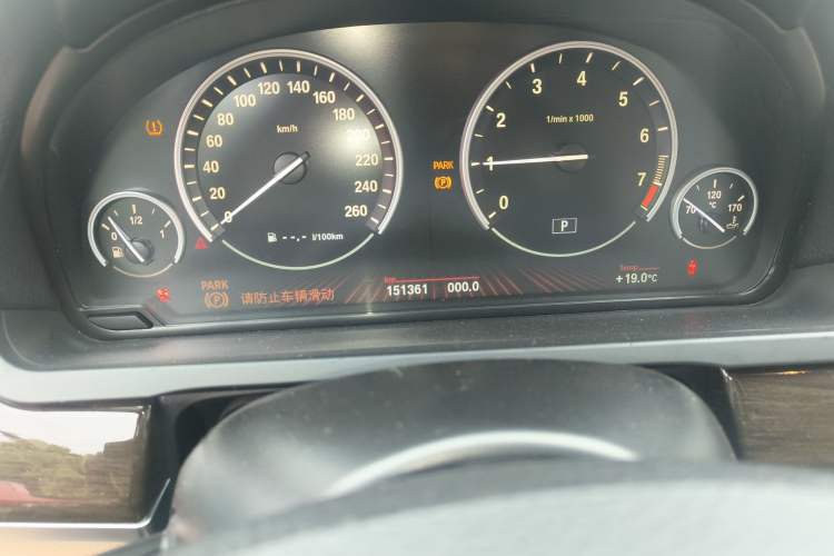 Used BMW 7 Series 2011 730Li Elegant Model Odometer Close Up