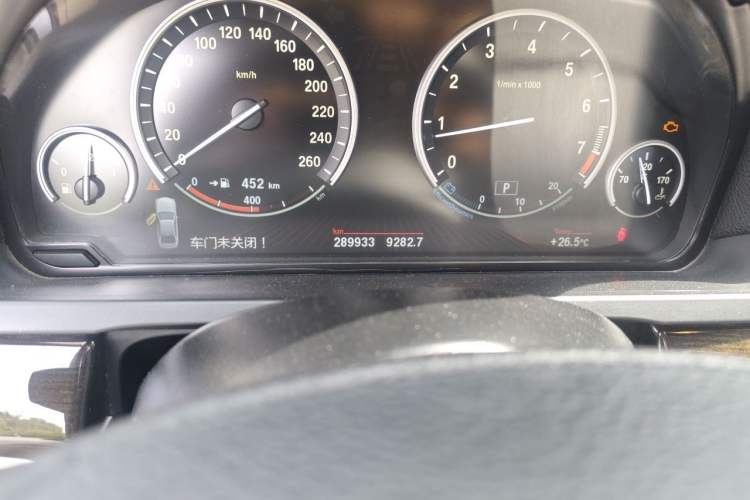 Used BMW 7 Series 2011 730Li Elegant Model Odometer Close Up