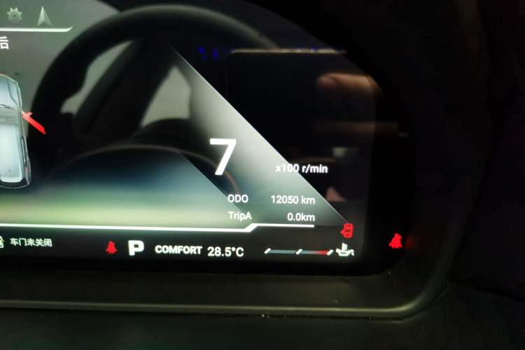 Used BMW 7 Series 2011 730Li Elegant Model Odometer Close Up