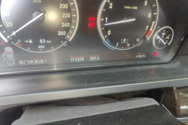 Used BMW 7 Series 2011 730Li Elegant Model Odometer Close Up