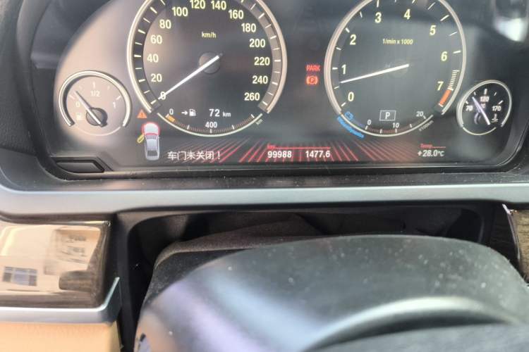 Used BMW 7 Series 2011 730Li Elegant Model Odometer Close Up