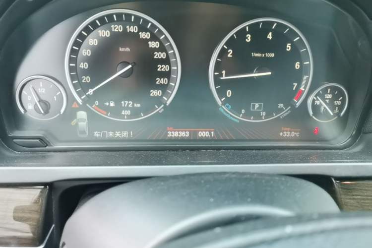 Used BMW 7 Series 2011 730Li Elegant Model Odometer Close Up
