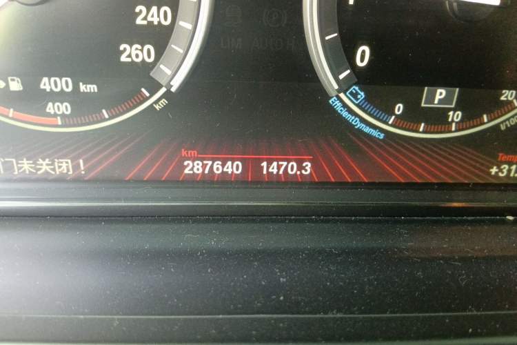 Used BMW 7 Series 2011 730Li Elegant Model Odometer Close Up