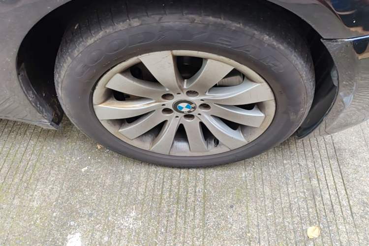 Used BMW 7 Series 2011 730Li Elegant Model Right Front Wheel Hub