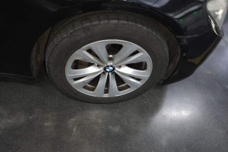 Used BMW 7 Series 2011 730Li Elegant Model Right Front Wheel Hub