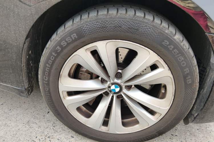 Used BMW 7 Series 2011 730Li Elegant Model Right Front Wheel Hub