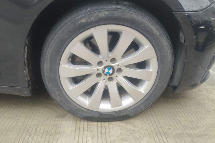 Used BMW 7 Series 2011 730Li Elegant Model Right Front Wheel Hub