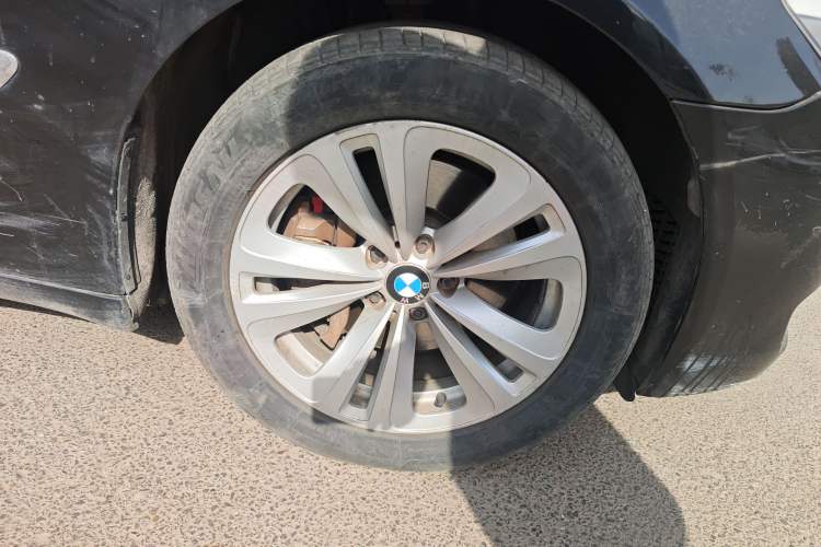 Used BMW 7 Series 2011 730Li Elegant Model Right Front Wheel Hub
