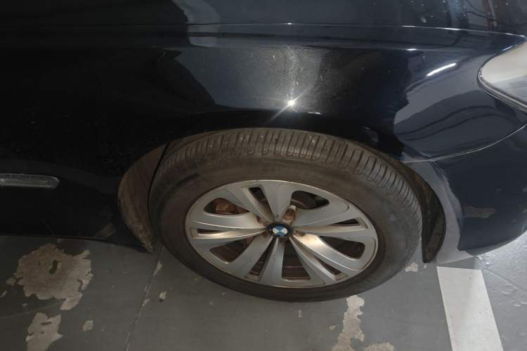 Used BMW 7 Series 2011 730Li Elegant Model Right Front Wheel Hub
