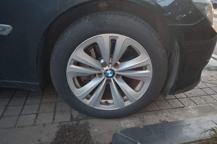 Used BMW 7 Series 2011 730Li Elegant Model Right Front Wheel Hub