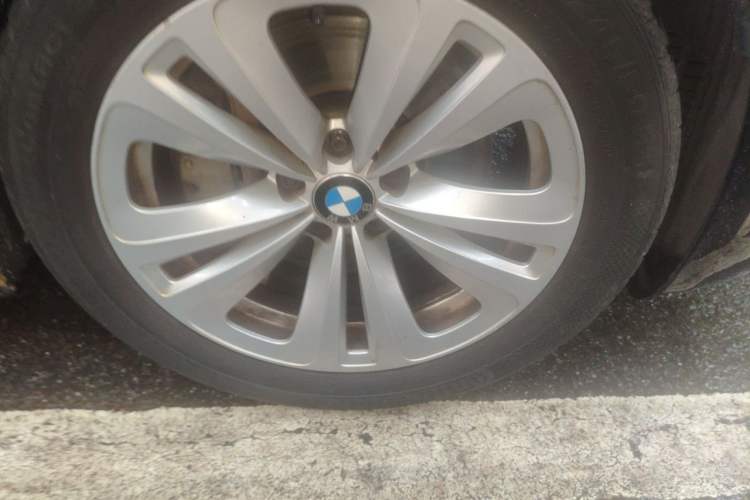 Used BMW 7 Series 2011 730Li Elegant Model Right Front Wheel Hub
