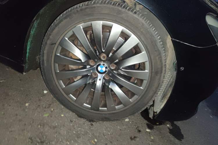 Used BMW 7 Series 2011 750Li xDrive Right Front Wheel Hub
