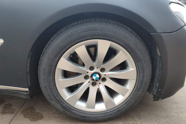 Used BMW 7 Series 2011 730Li Elegant Model Right Front Wheel Hub