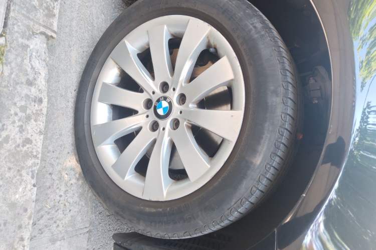Used BMW 7 Series 2011 740Li Steinway Limited Edition Right Front Wheel Hub