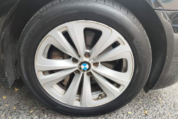 Used BMW 7 Series 2011 730Li Elegant Model Right Front Wheel Hub