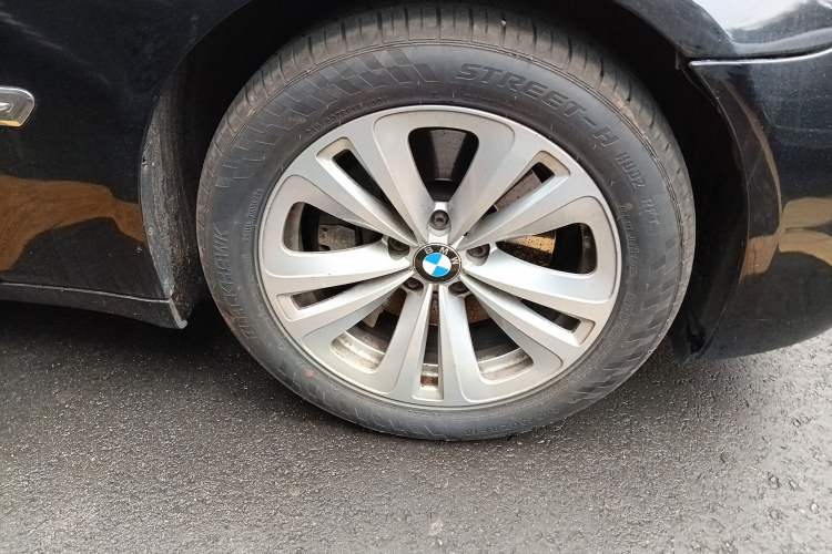 Used BMW 7 Series 2011 730Li Elegant Model Right Front Wheel Hub