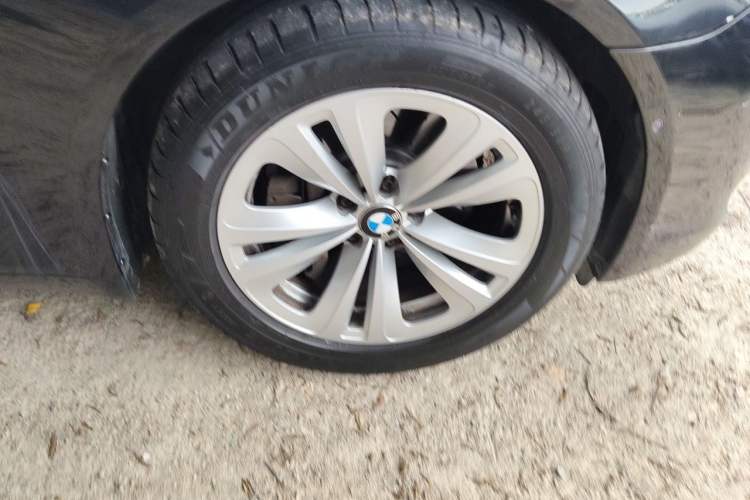 Used BMW 7 Series 2011 730Li Elegant Model Right Front Wheel Hub