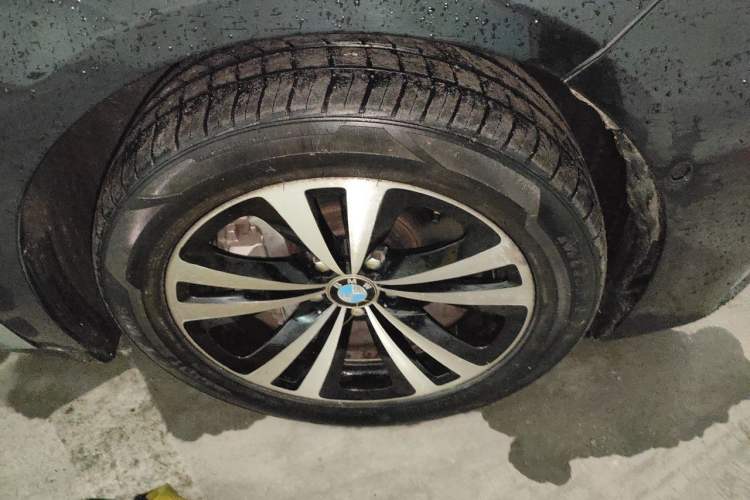 Used BMW 7 Series 2011 730Li Elegant Model Right Front Wheel Hub