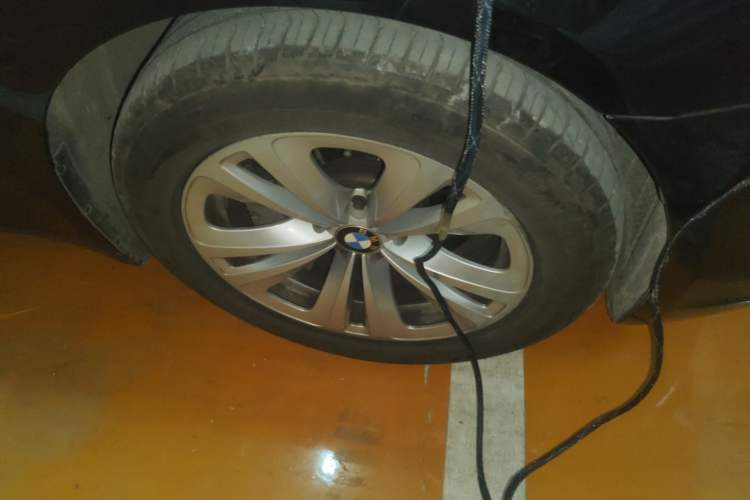 Used BMW 7 Series 2011 730Li Elegant Model Right Front Wheel Hub