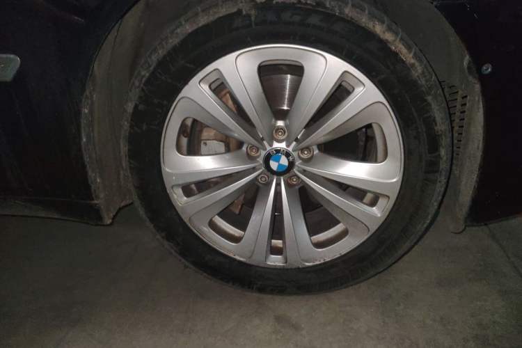 Used BMW 7 Series 2011 730Li Elegant Model Right Front Wheel Hub