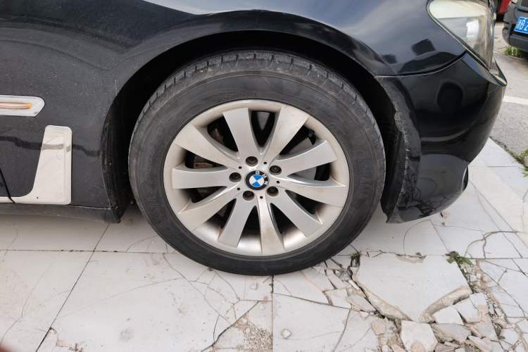 Used BMW 7 Series 2011 730Li Elegant Model Right Front Wheel Hub