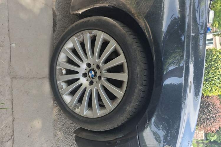 Used BMW 7 Series 2011 760Li Steinway Limited Edition Right Front Wheel Hub