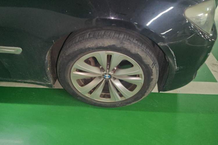 Used BMW 7 Series 2011 730Li Elegant Model Right Front Wheel Hub