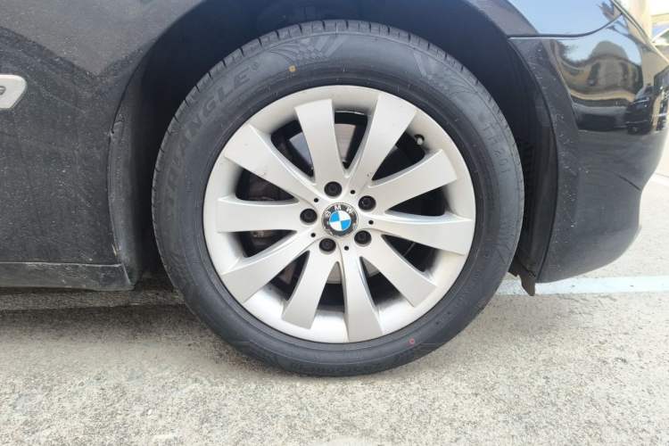 Used BMW 7 Series 2011 730Li Elegant Model Right Front Wheel Hub