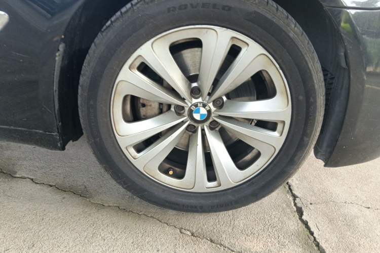 Used BMW 7 Series 2011 730Li Elegant Model Right Front Wheel Hub