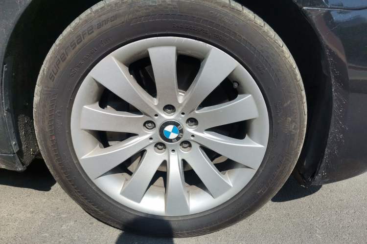 Used BMW 7 Series 2011 740Li Steinway Limited Edition Right Front Wheel Hub