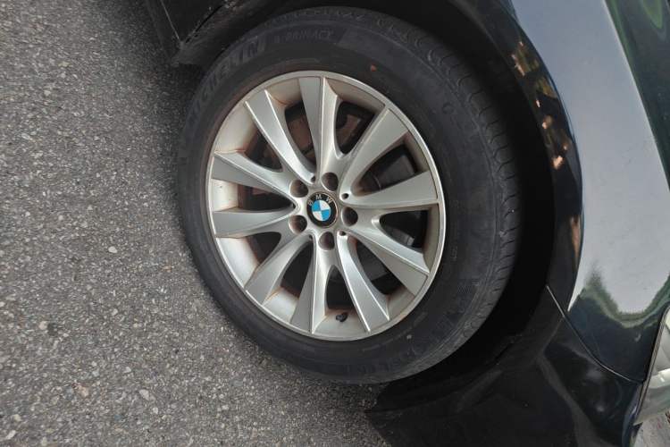 Used BMW 7 Series 2011 730Li Elegant Model Right Front Wheel Hub