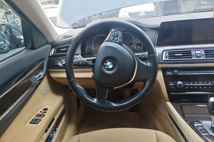 Used BMW 7 Series 2011 730Li Elegant Model Steering Wheel
