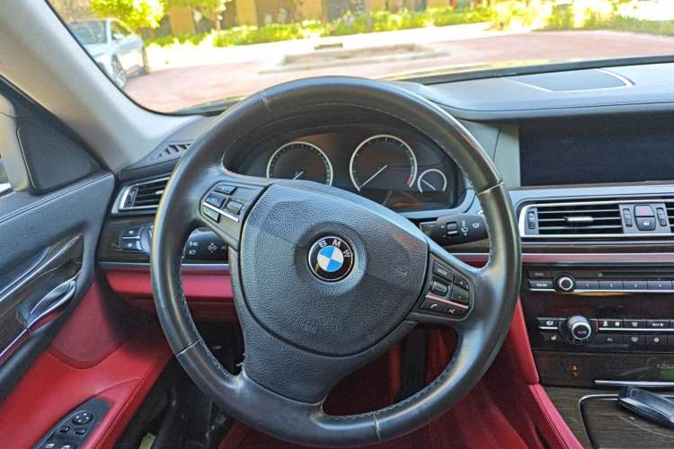 Used BMW 7 Series 2011 730Li Elegant Model Steering Wheel