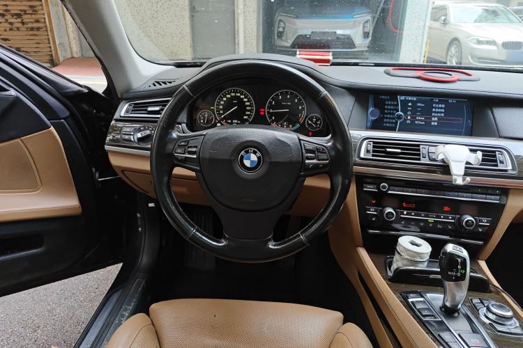 Used BMW 7 Series 2011 730Li Elegant Model Steering Wheel