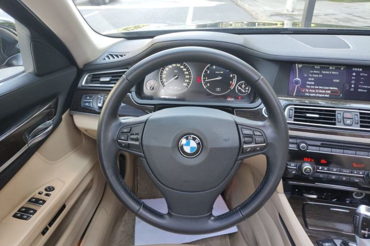 Used BMW 7 Series 2011 730Li Elegant Model Steering Wheel