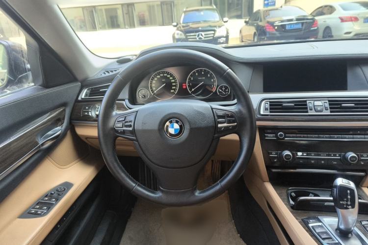 Used BMW 7 Series 2011 730Li Elegant Model Steering Wheel