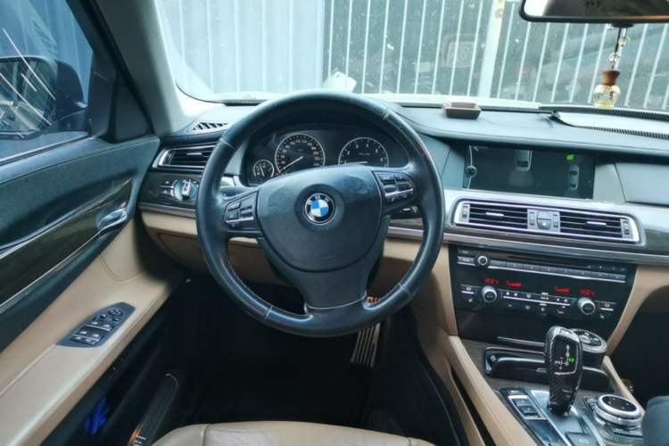Used BMW 7 Series 2011 730Li Elegant Model Steering Wheel