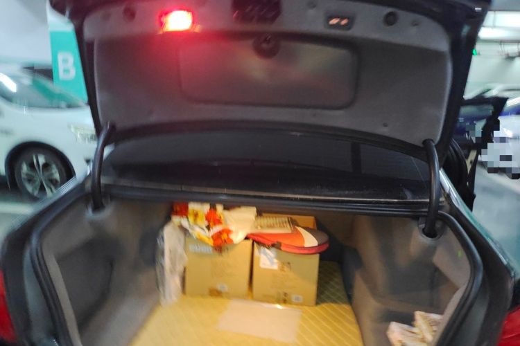 Used BMW 7 Series 2011 730Li Elegant Model Trunk
