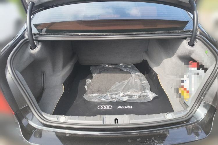Used BMW 7 Series 2011 730Li Elegant Model Trunk