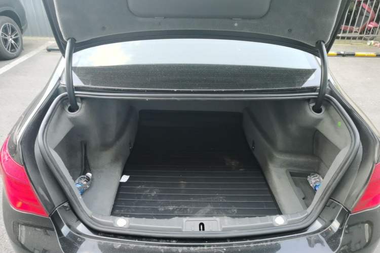 Used BMW 7 Series 2011 730Li Elegant Model Trunk