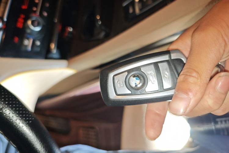 Used BMW 7 Series 2011 750Li xDrive Vehicle Key
