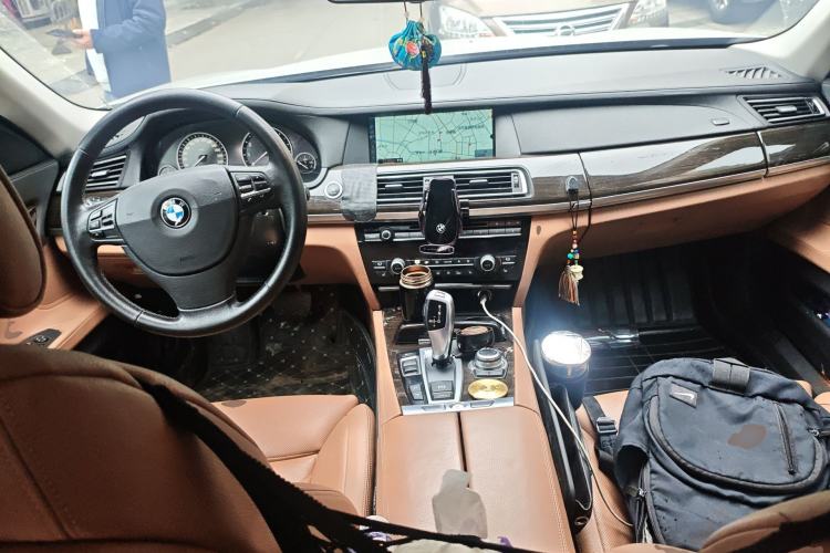 Used BMW 7 Series 2011 730Li Elegant Model Center Console