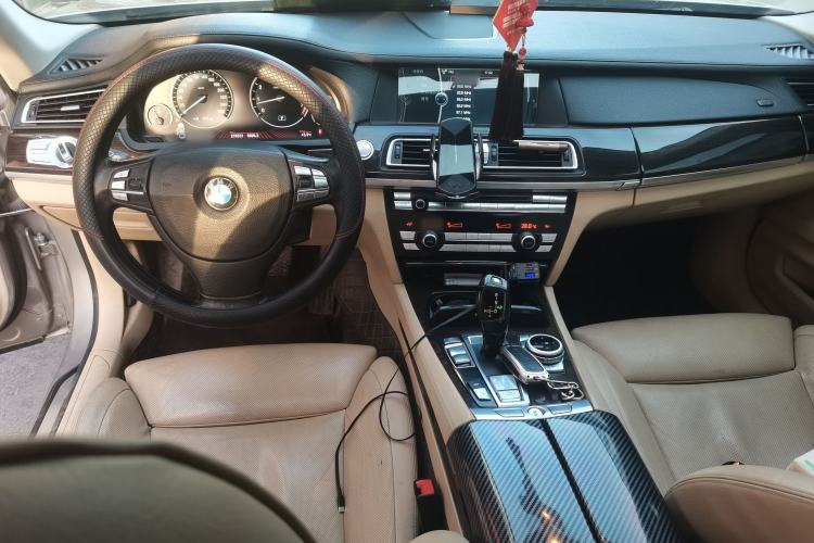 Used BMW 7 Series 2011 730Li Elegant Model Center Console