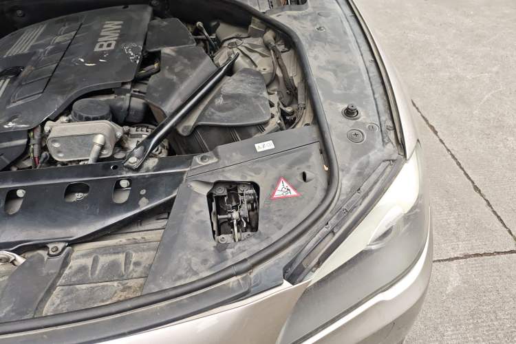 Used BMW 7 Series 2011 730Li Elegant Model Engine Bay Left