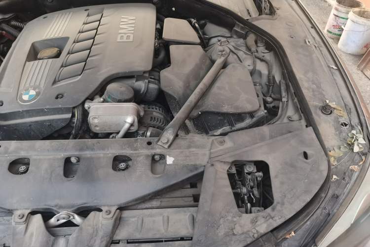 Used BMW 7 Series 2011 730Li Elegant Model Engine Bay Left