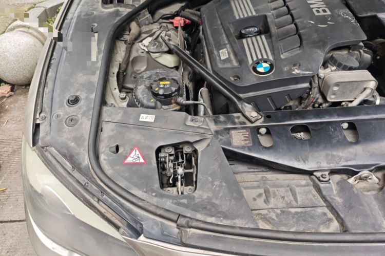 Used BMW 7 Series 2011 730Li Elegant Model Engine Bay Right