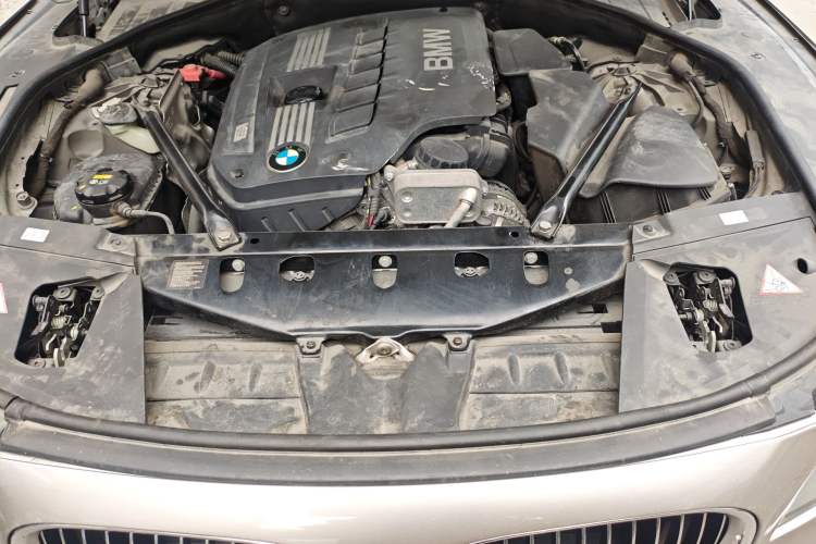 Used BMW 7 Series 2011 730Li Elegant Model Engine Bay