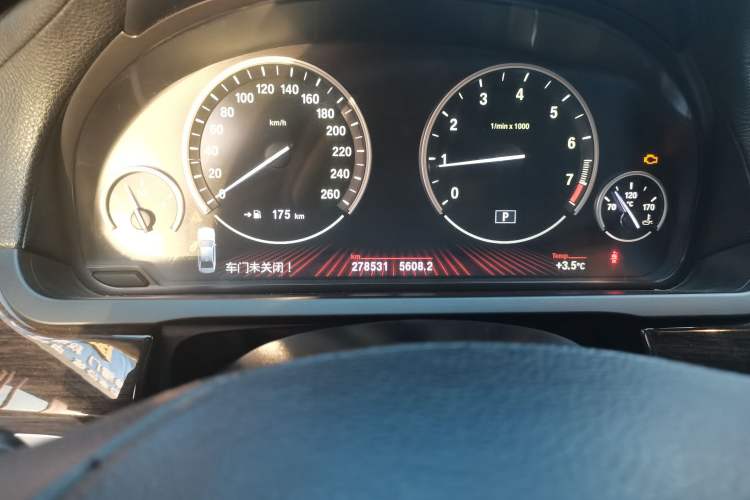 Used BMW 7 Series 2011 730Li Elegant Model Odometer Close Up