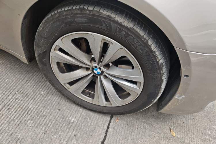 Used BMW 7 Series 2011 730Li Elegant Model Right Front Wheel Hub