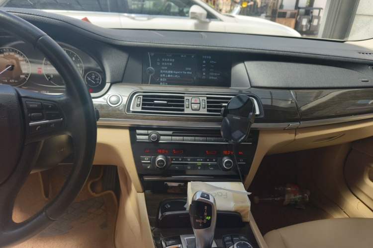 Used BMW 7 Series 2011 730Li Elegant Model Audio And AC Panel